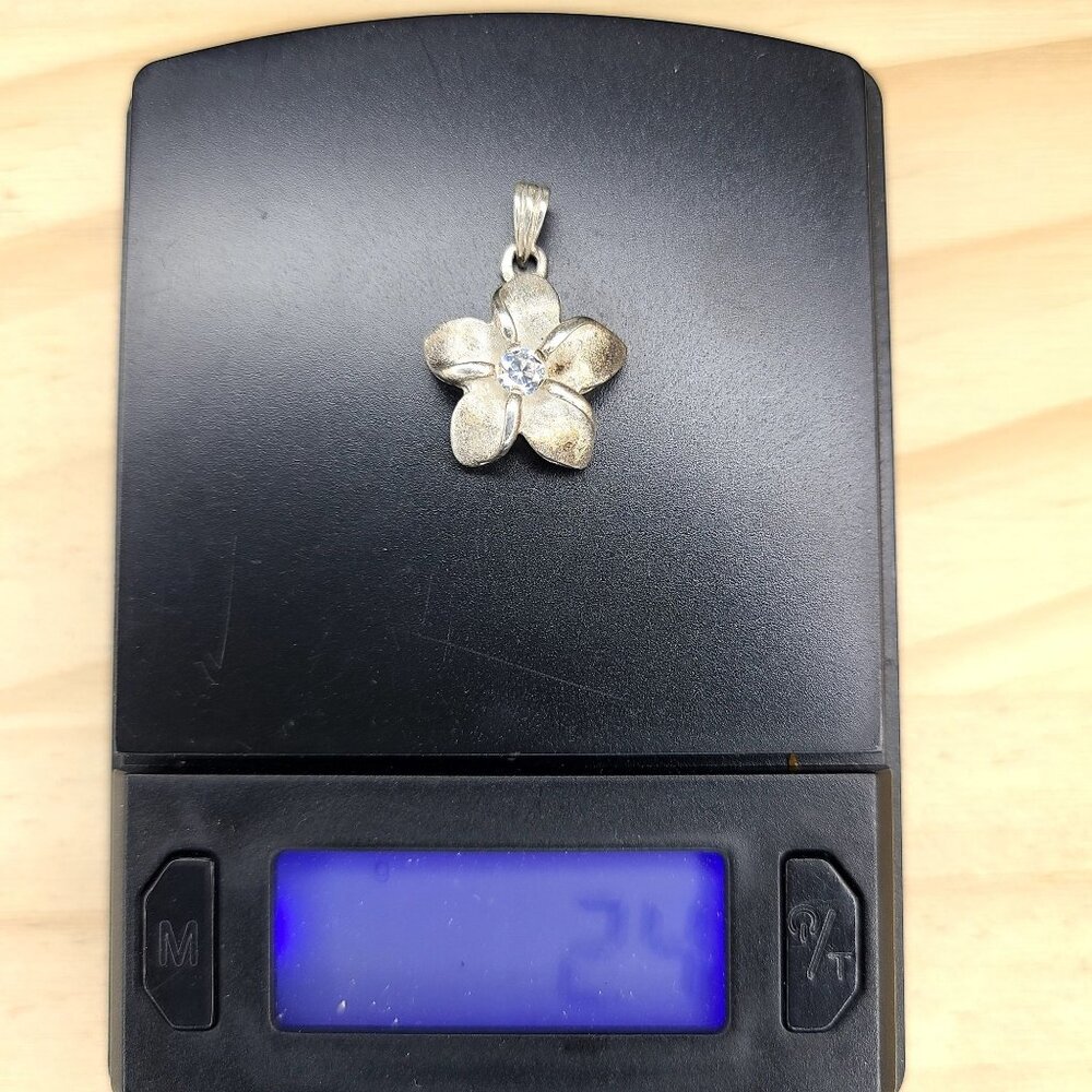 Vintage Sterling Silver Flower Pendant With Clear Rhinestone Accent .75" - Picture 6 of 8